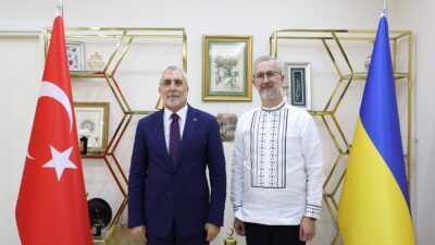 Çalışma ve Sosyal Güvenlik Bakanı Vedat Işıkhan, Ukrayna Büyükelçiliği tarafından