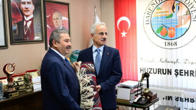 Ulaştırma ve Altyapı Bakanı Abdulkadir Uraloğlu, çeşitli programlara katılmak ve
