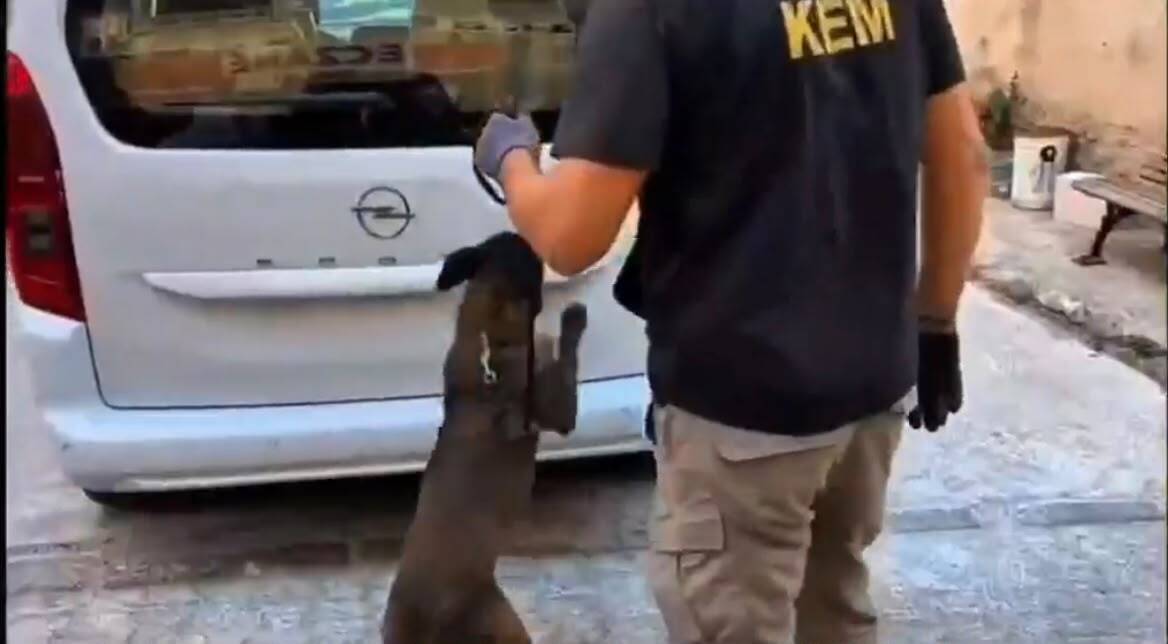 Balıkesir’de polis ekiplerinin uyuşturucu madde ticaretine yönelik gerçekleştirdiği saha operasyonunda