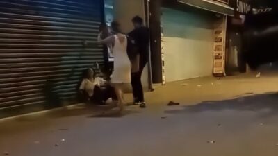 Beyoğlu ilçesinde sokak ortasında kız arkadaşı Özlem Ç.’ye (23) fiziksel