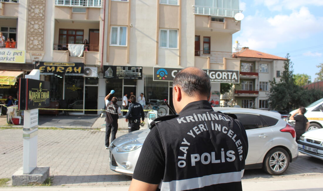 Aksaray’da teyzesinin 5’inci kattaki evinde balkonda çay içtiği sırada dengesini