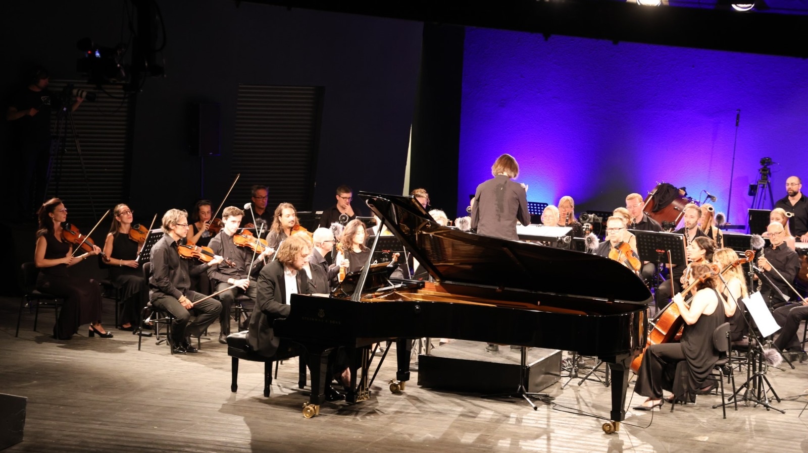 İngiltere’nin başkenti Londra’daki dünyaca ünlü Royal Opera House bünyesindeki sanatçılardan