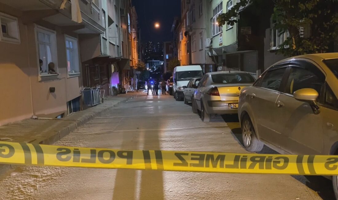 İstanbul’un Esenler ilçesinde bir konutta çıkan tartışma silahlı saldırıya dönüştü.
