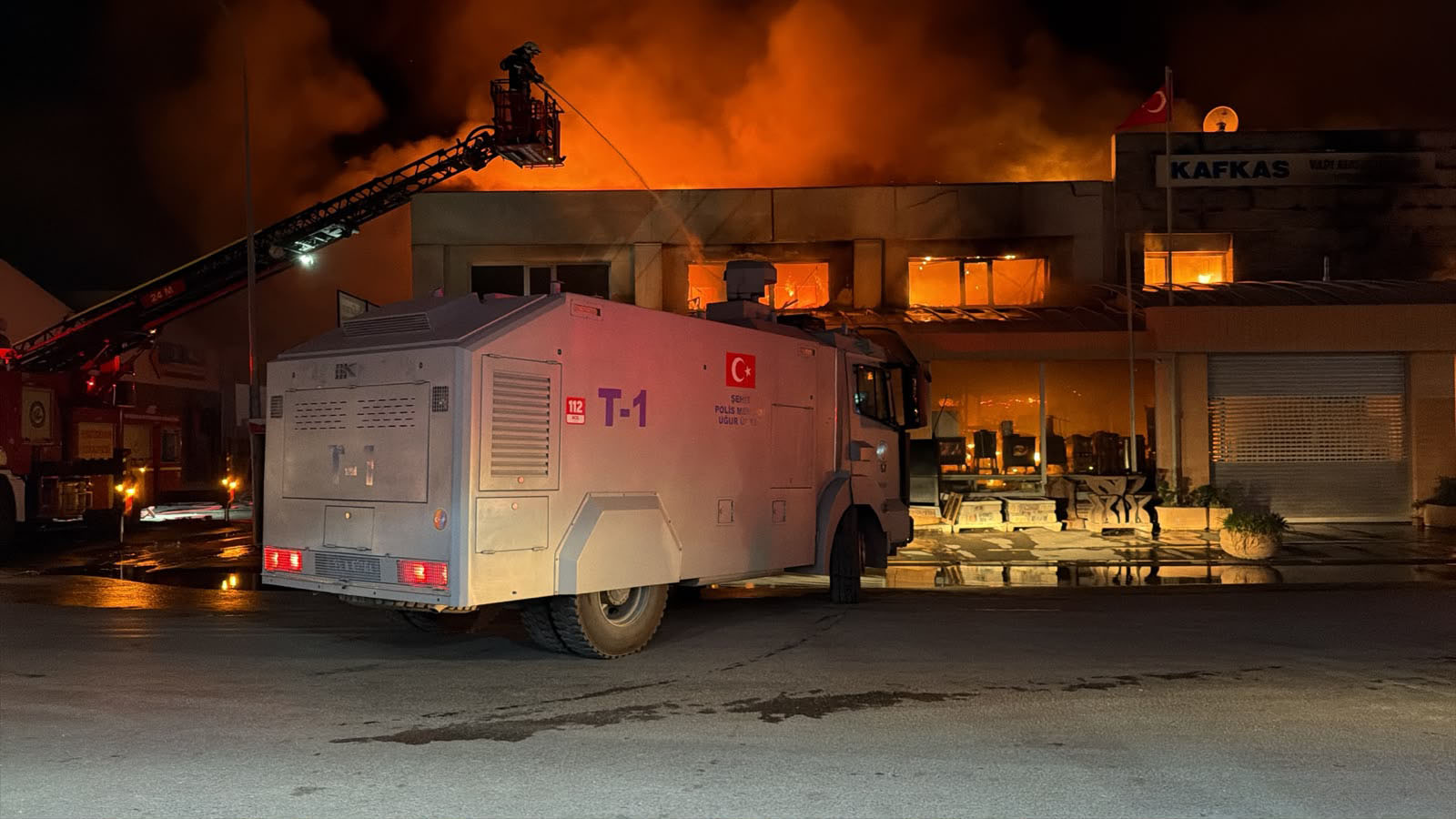 Tepebaşı ilçesindeki Baksan Sanayi Sitesi’nde faaliyet gösteren yapı denetim malzemeleri