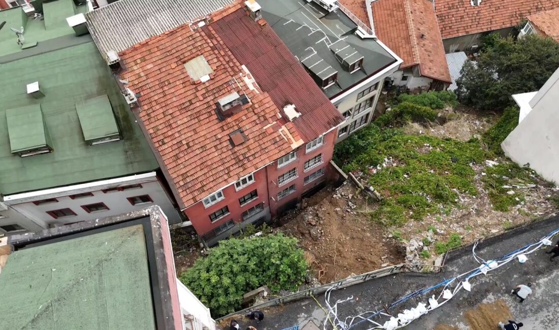 Eyüpsultan ilçesi Merkez Mahallesi Sayfiye Sokak’ta saat 01.00 sıralarında kuvvetli