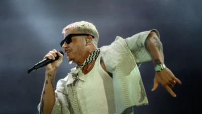 ABD’li rap sanatçısı Macklemore, sahneye çıktığı konser programlarında Filistin halkına