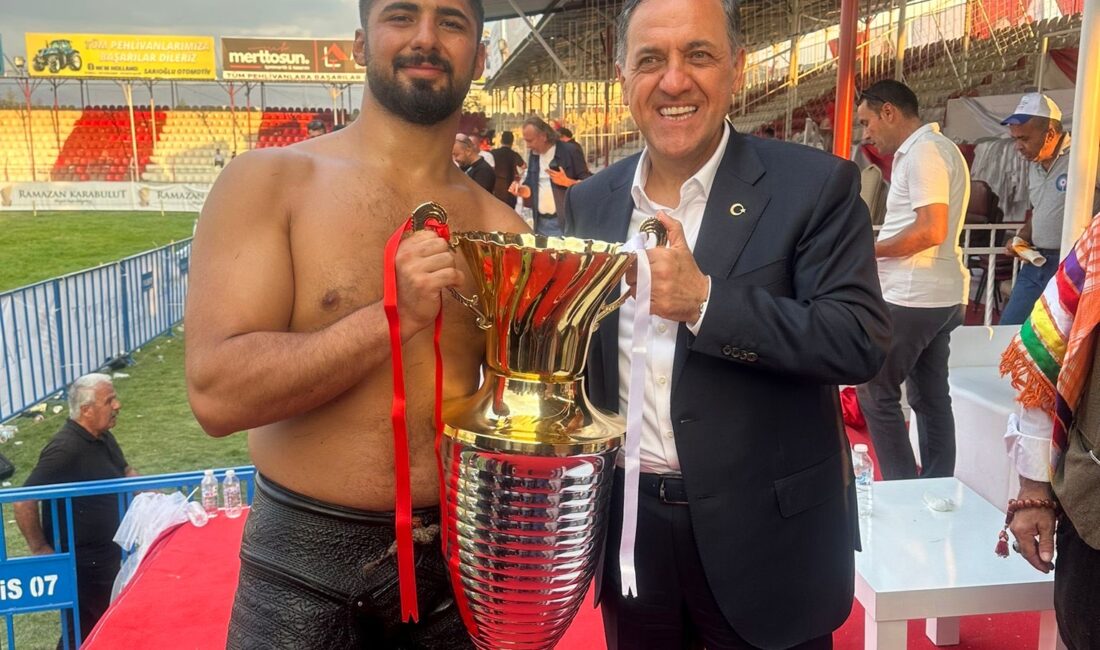 Ana Sayfa › Spor › Vali Usta’dan Başpehlivan Enes Doğan’a