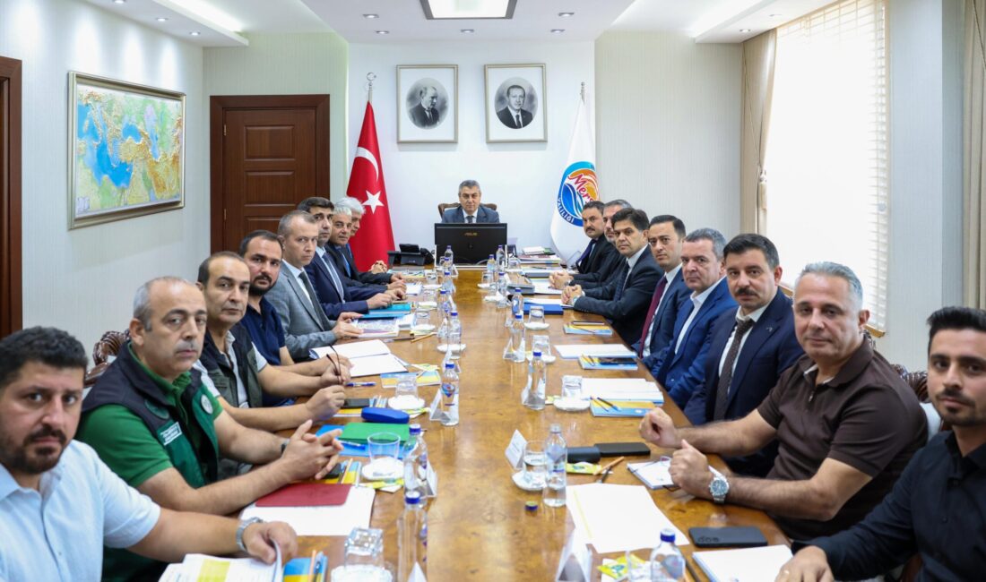 Mersin Valisi Atilla Toros başkanlığında, Toplu Konut İdaresi Başkanlığı (TOKİ)