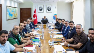Mersin Valisi Atilla Toros başkanlığında, Toplu Konut İdaresi Başkanlığı (TOKİ)