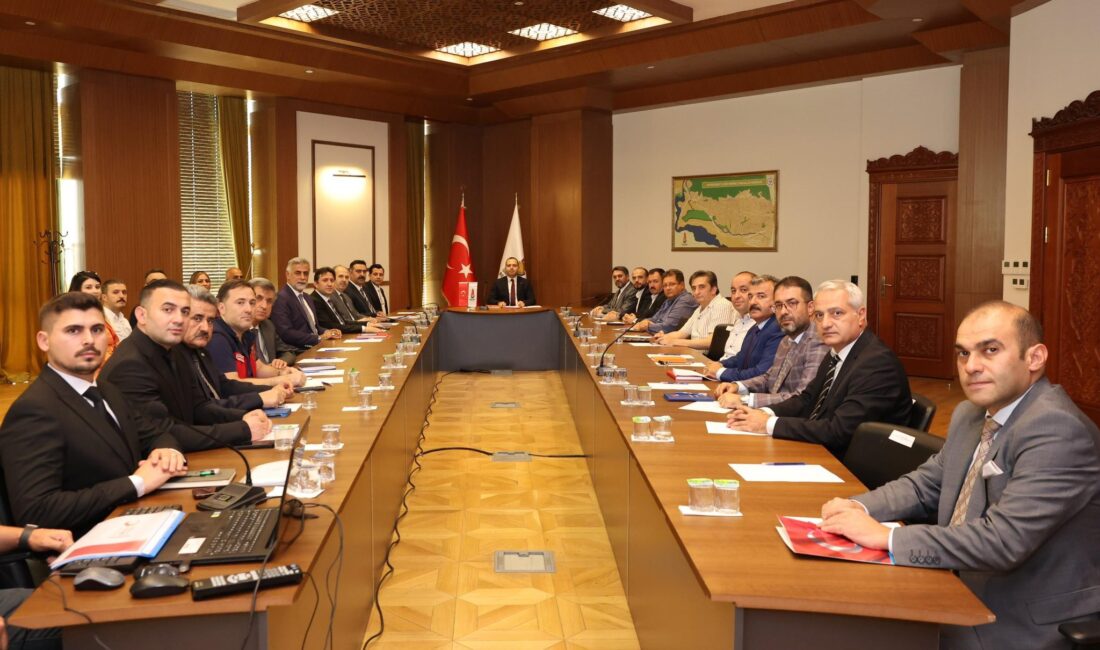 Kahramanmaraş Vali Yardımcısı Oray Güven idaresinde İl Göç Kurulu Koordinasyon