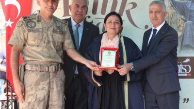 Kahramanmaraş Demokrasi Meydanı’nda düzenlenen 39. Ahilik Haftası programı, il protokolü
