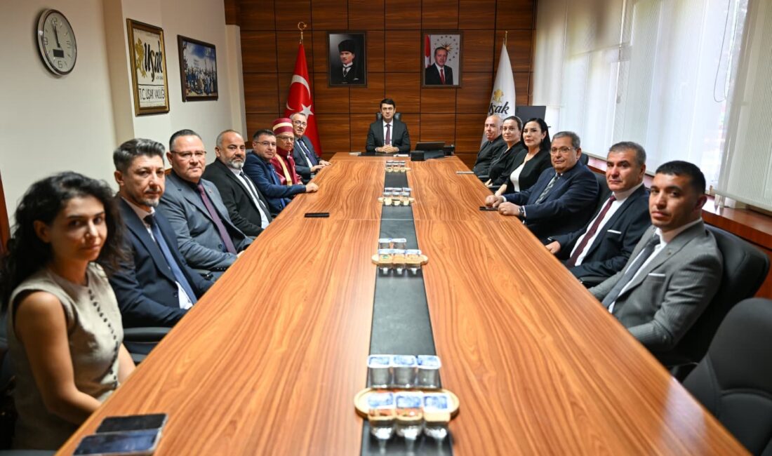 Uşak Valisi Dr. Serdar Kartal, Ahilik Haftası kutlamaları kapsamında kentin