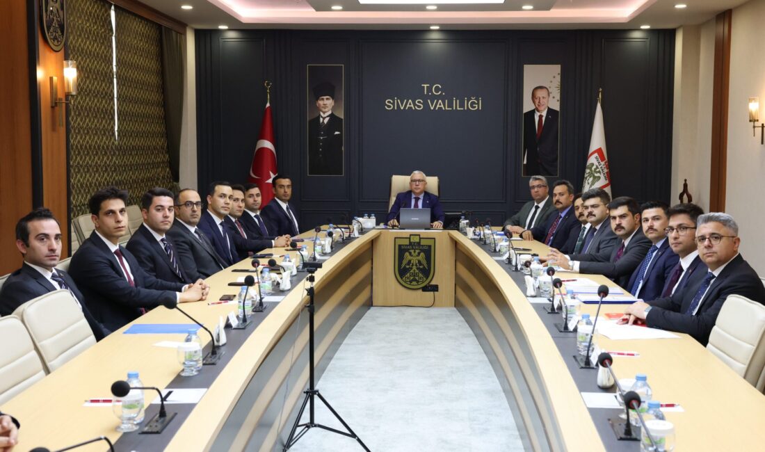 Sivas Valisi Yılmaz Şimşek idaresinde İl ve İlçe Sosyal Yardımlaşma
