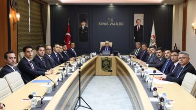 Sivas Valisi Yılmaz Şimşek idaresinde İl ve İlçe Sosyal Yardımlaşma