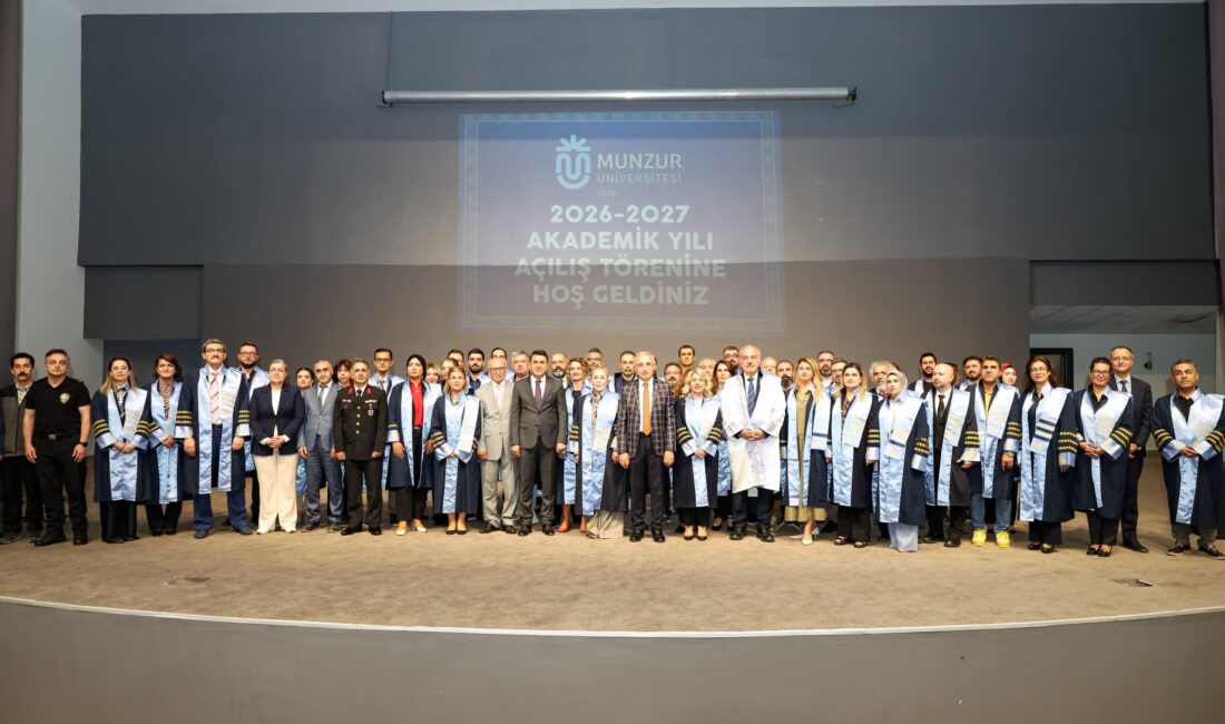 Tunceli Valisi Şefik Aygöl, il protokolü ve akademisyenler, yeni akademik