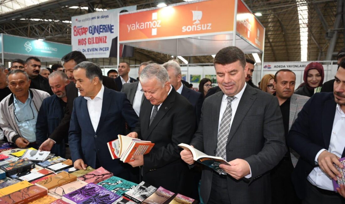 Aksaray Belediyesi tarafından organize edilen 8. Kitap Günleri, düzenlenen resmi