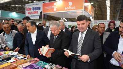 Aksaray Belediyesi tarafından organize edilen 8. Kitap Günleri, düzenlenen resmi