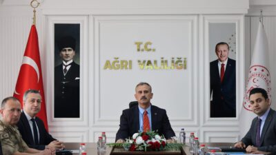 Ağrı Valisi Önder Bozkurt riyasetinde İl Eğitim Güvenliği Yürütme Kurulu
