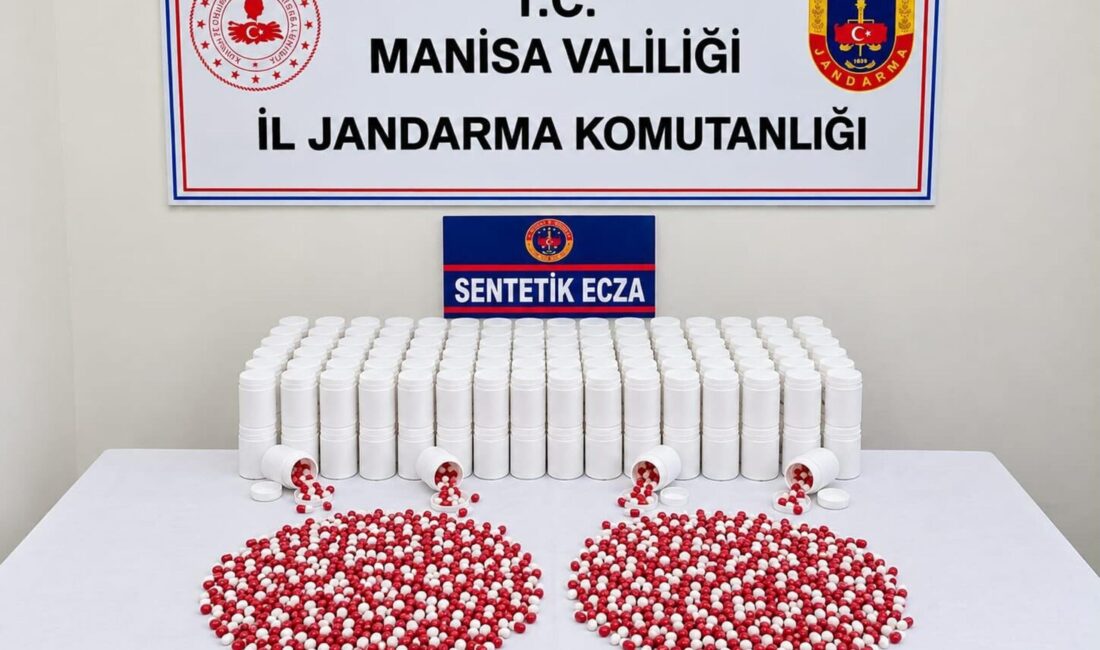 Manisa’da jandarma ekiplerinin araziye gizlenen uyuşturucu maddelere yönelik gerçekleştirdiği operasyonda
