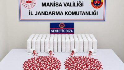 Manisa’da jandarma ekiplerinin araziye gizlenen uyuşturucu maddelere yönelik gerçekleştirdiği operasyonda