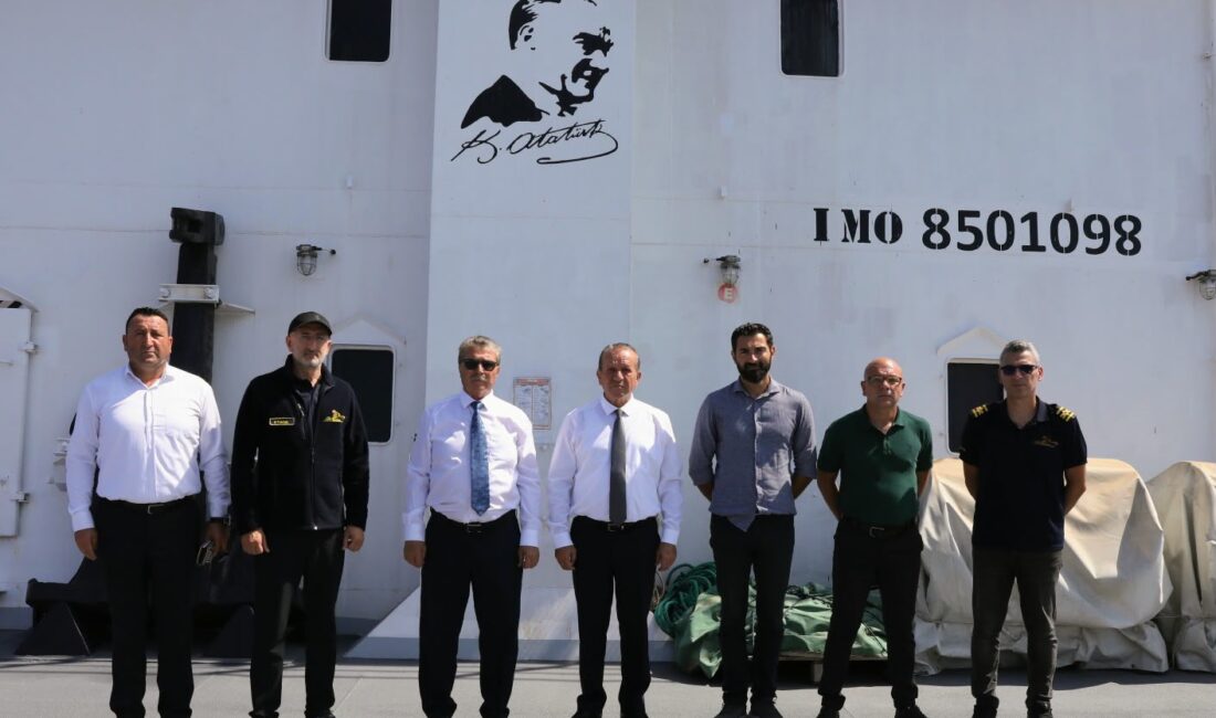 Kuzey Kıbrıs Türk Cumhuriyeti (KKTC) Başbakanı Ünal Üstel, Girne açıklarında