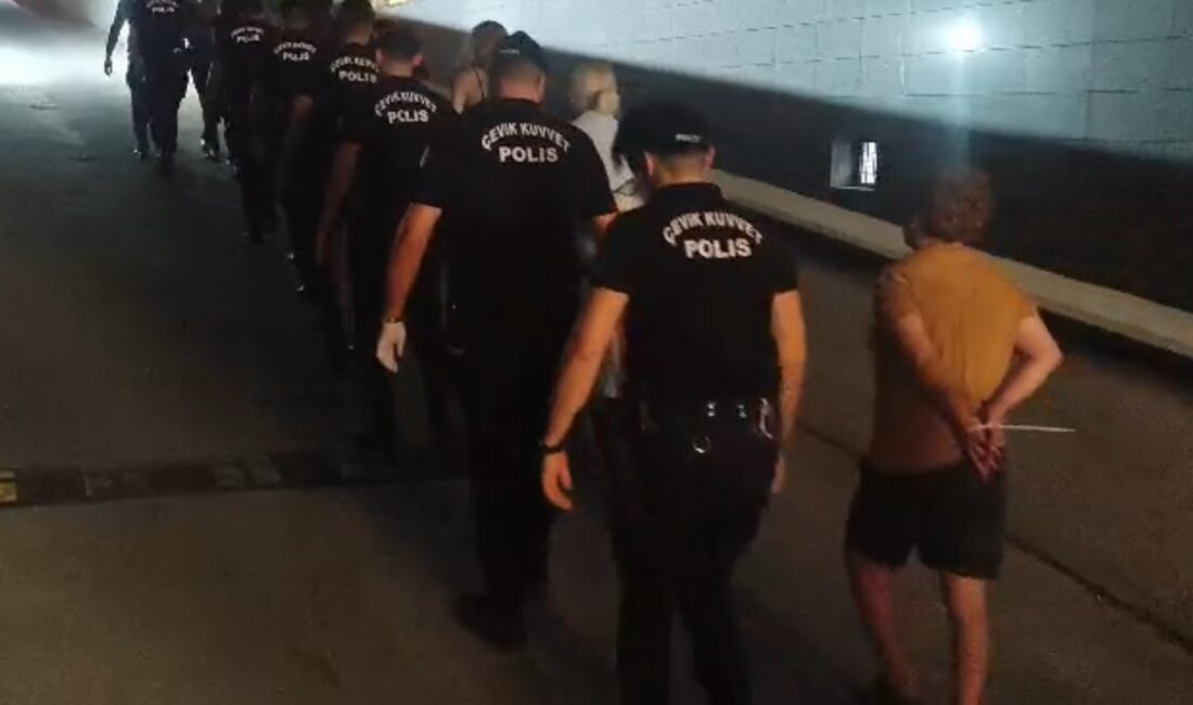 Mersin Cumhuriyet Başsavcılığı koordinesinde Asayiş Şube Ahlak Büro Amirliği ekipleri,