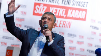 Yeni Parti Genel Başkanı Özgür Özel, partisinin İstanbul Küçükçekmece İlçe