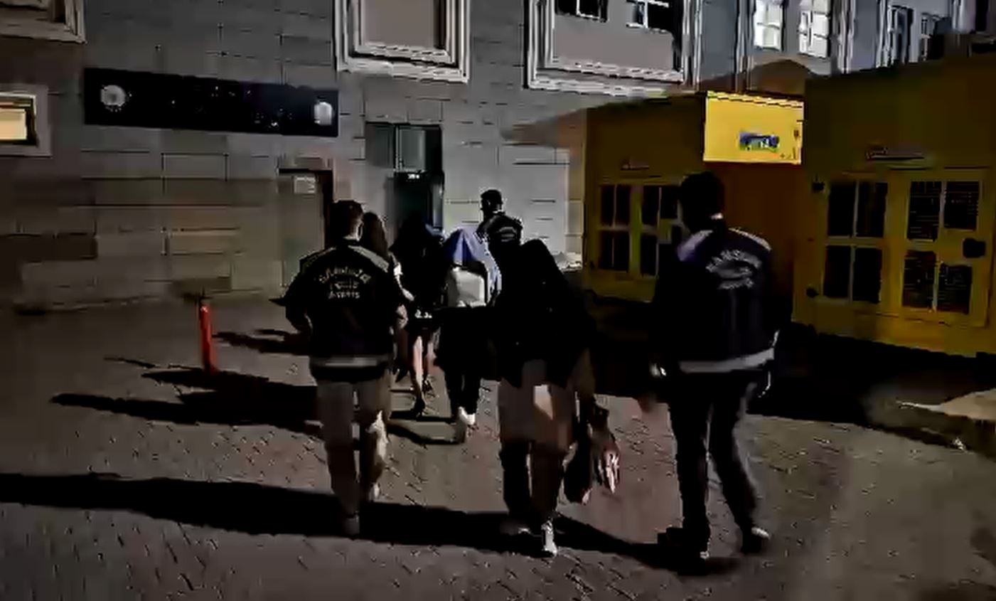 Samsun ve Eskişehirde masaj salonlarına yönelik düzenlenen eş zamanlı fuhuş
