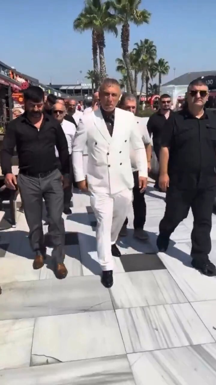 Sosyal medyada ‘Vanlı iş insanı’ ifadeleriyle görüntüleri yayılan 61 yaşındaki