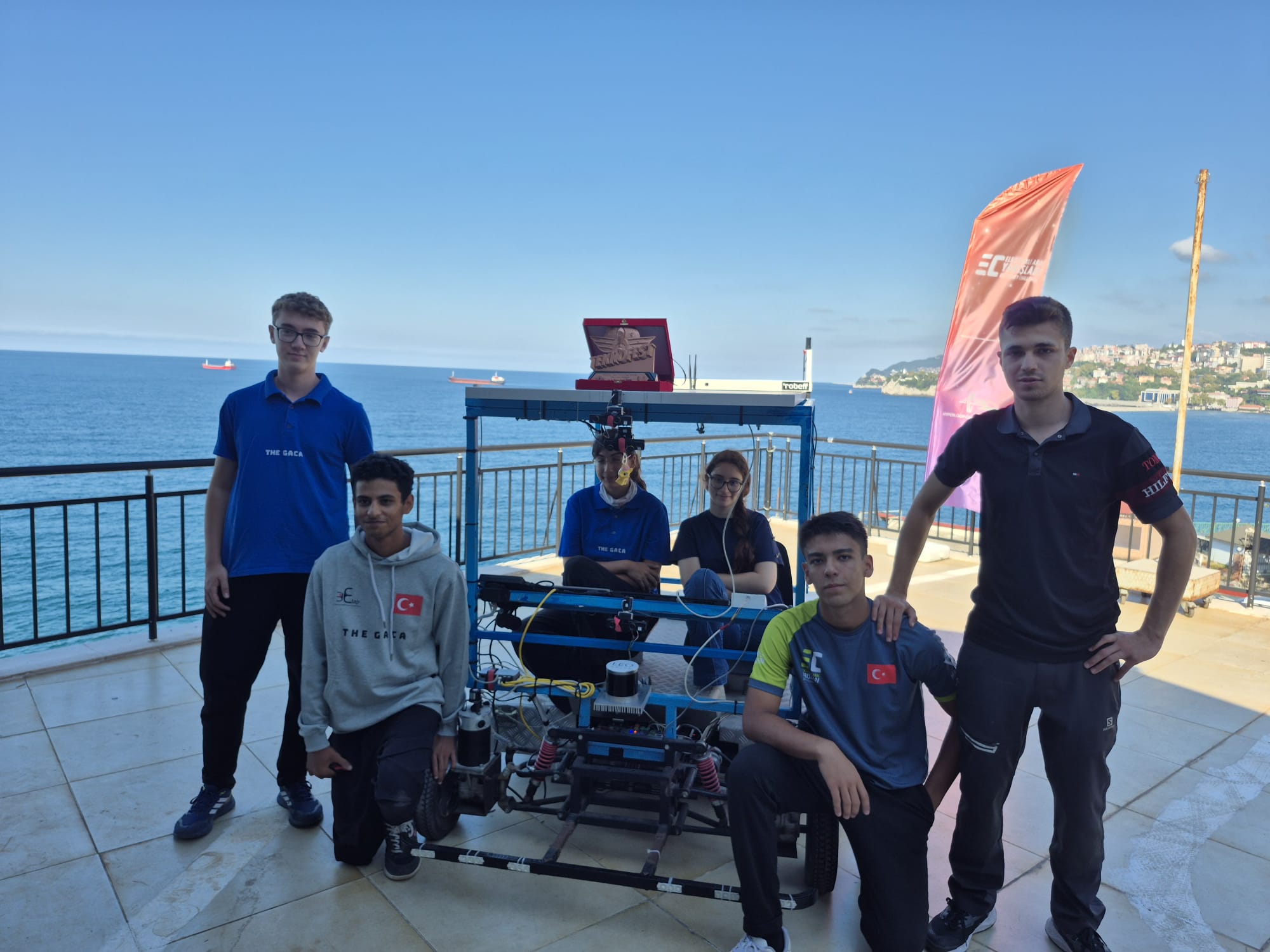 TEKNOFEST Robotaksi-Binek Otonom Araç Yarışması’na Zonguldak’tan katılan lise öğrencilerinden oluşan