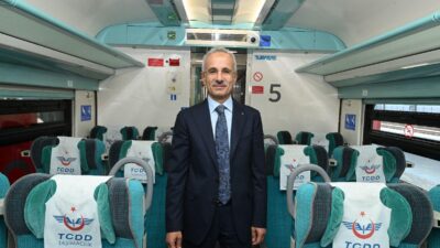 Ulaştırma ve Altyapı Bakanı Abdulkadir Uraloğlu, TCDD Taşımacılık AŞ bünyesinde