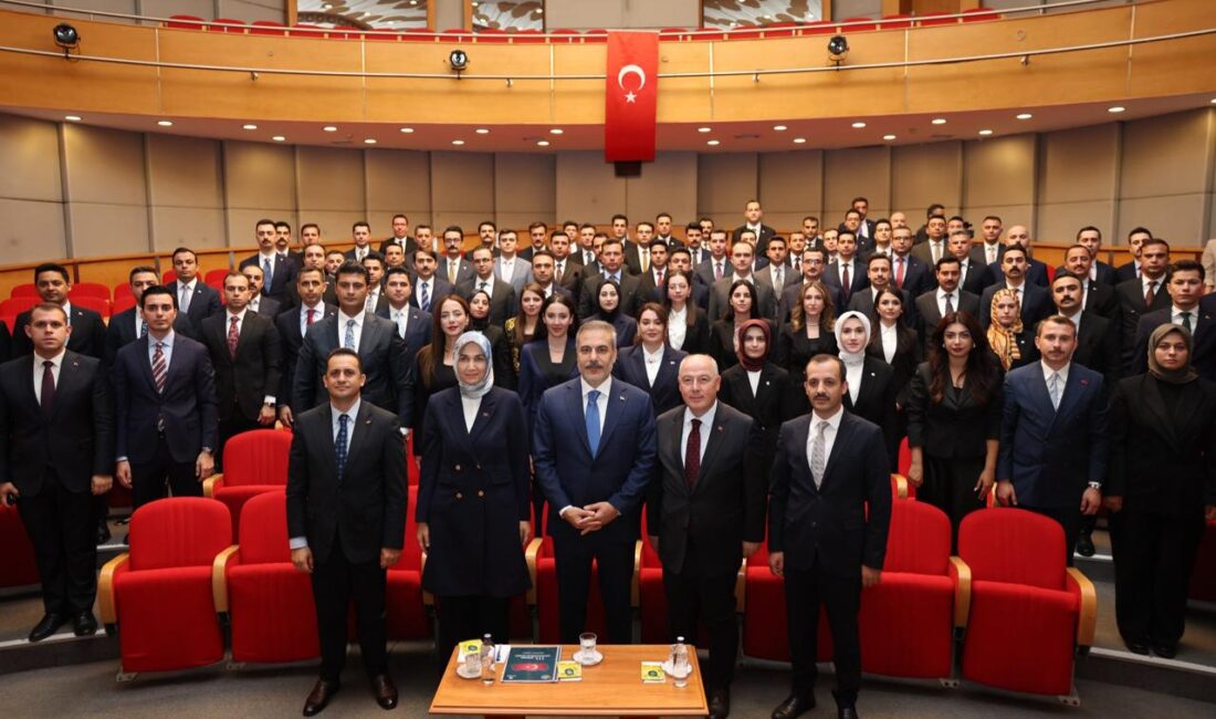 Dışişleri Bakanı Hakan Fidan, 111. Dönem Kaymakam Adaylarıyla bir araya
