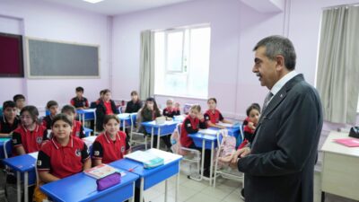 Millî Eğitim Bakanı Yusuf Tekin, Yalova’daki temasları kapsamında Abdülhamid Han