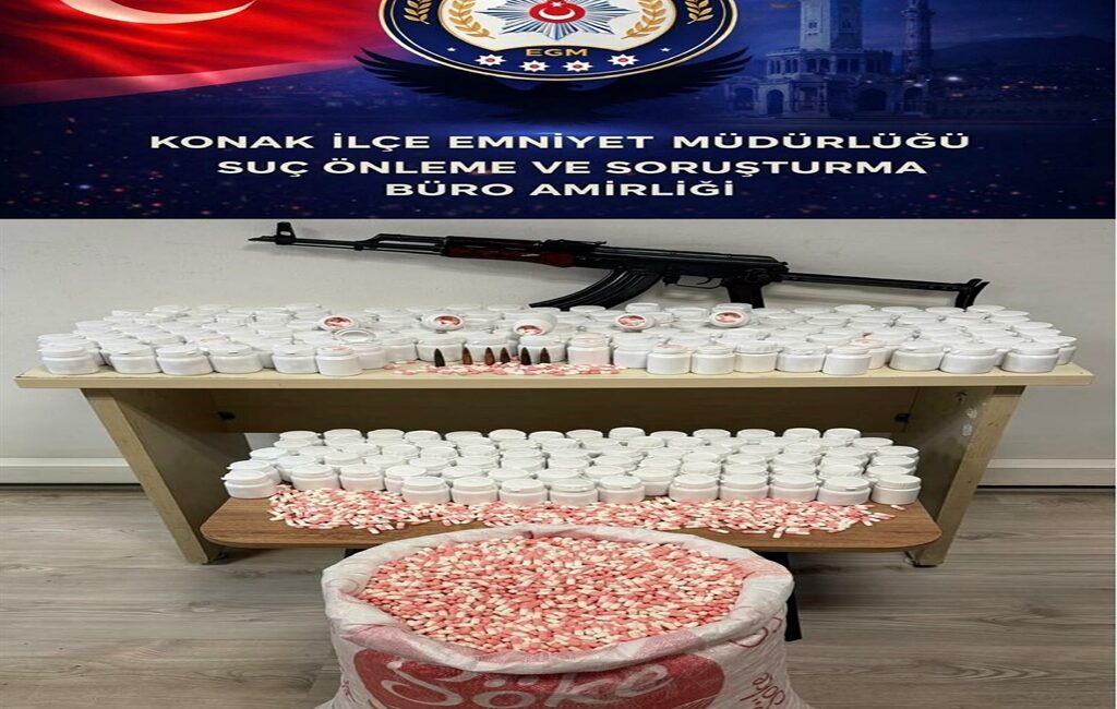 İzmir Emniyet Müdürlüğü ekipleri, Konak ilçesinde tespit edilen bir adrese