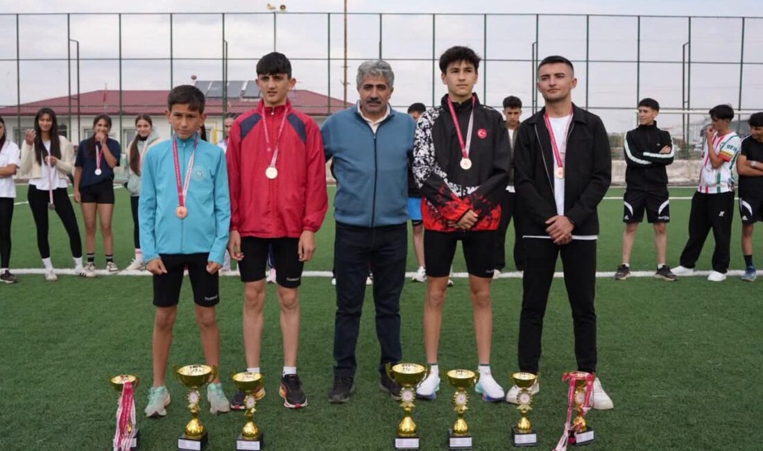 Kars’ta 2026-2027 Eğitim Öğretim Yılı Okul Sporları kapsamında düzenlenen kros