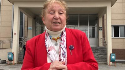 Kars'ta yaşayan 71 yaşındaki Ayşen Arda İşçi, 69 yaşında onur