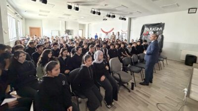 Kars Valisi Ziya Polat, Hasan Harakani Anadolu Lisesi’ni ziyaret ederek