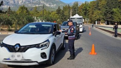 İçişleri Bakanlığı, yargı mercilerince haklarında kesinleşmiş hapis cezası veya yakalama