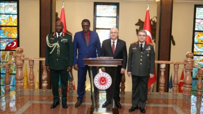 Milli Savunma Bakanı Yaşar Güler, resmi ziyaret kapsamında başkente gelen