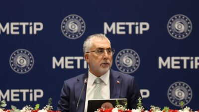 Çalışma ve Sosyal Güvenlik Bakanı Vedat Işıkhan, başkentte toplanan Mevsimlik