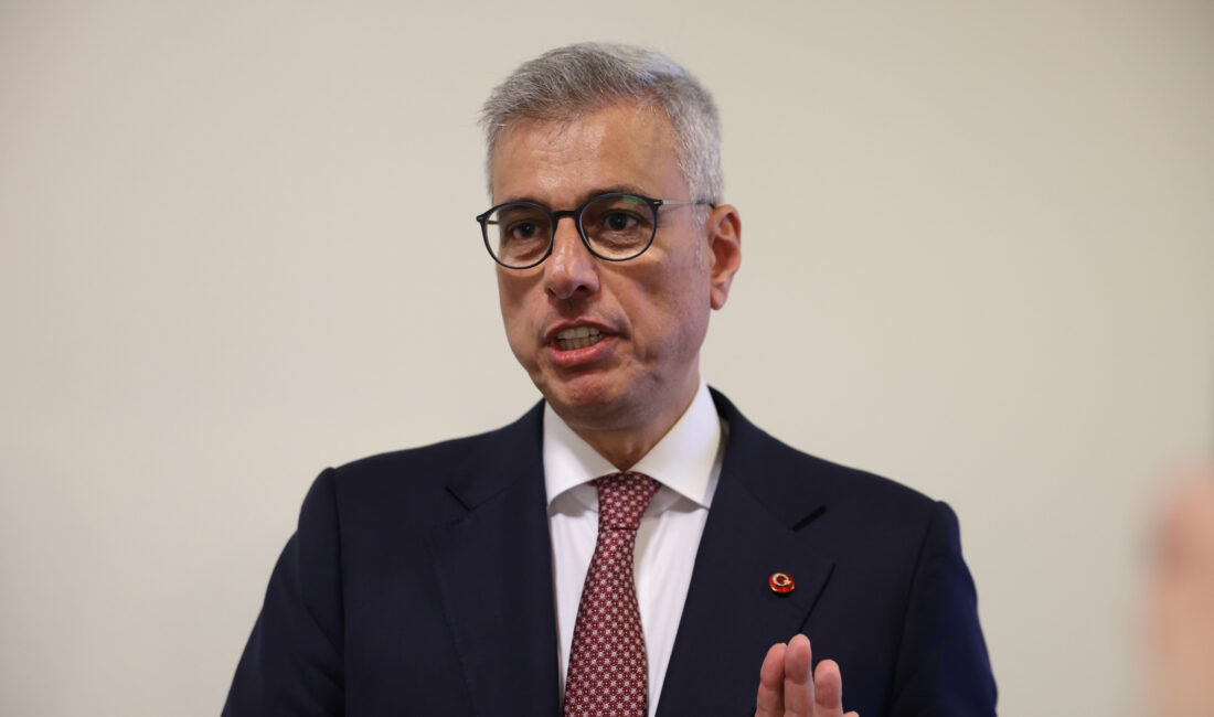 Sağlık Bakanı Kemal Memişoğlu, Türkiye Büyük Millet Meclisi’nde (TBMM) basın