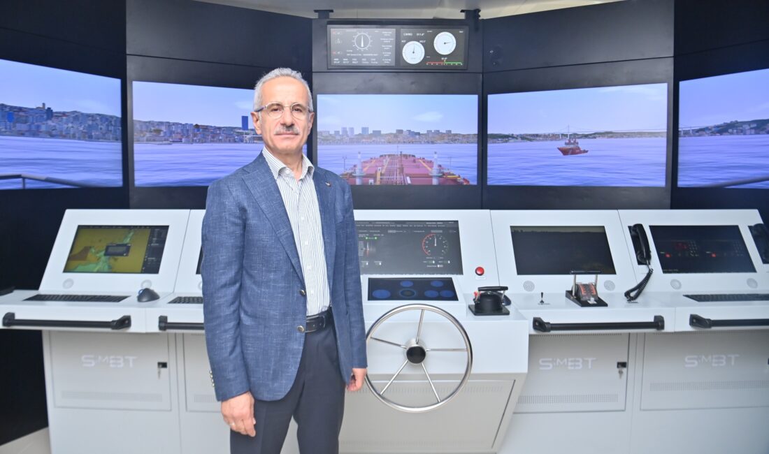 Ulaştırma ve Altyapı Bakanı Abdulkadir Uraloğlu, bin groston ve üzerindeki