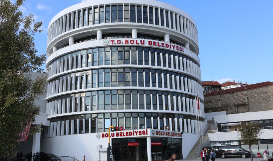 Bolu’da yürütülen bir soruşturma kapsamında jandarma ekipleri belediyeye operasyon düzenledi.