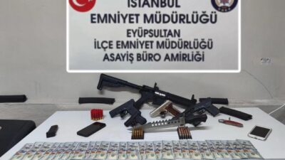 İstanbul’un Eyüpsultan ilçesinde gerçekleştirilen operasyonda, silah kaçakçılığı yaptığı belirlenen iki