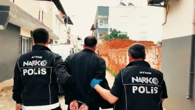 İçişleri Bakanlığı koordinesinde ülke genelinde zehir tacirlerine yönelik gerçekleştirilen operasyonlarda