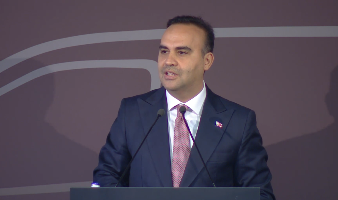 Sanayi ve Teknoloji Bakanı Mehmet Fatih Kacır, Bursa’daki Tofaş fabrikasında