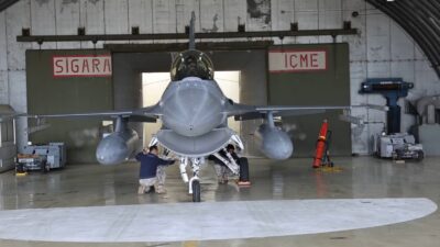 Hava Kuvvetleri Komutanlığı bünyesindeki 5’inci Ana Jet Üs Komutanlığı kalkışlı