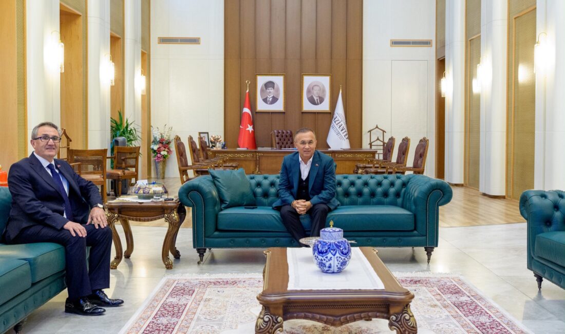 Gaziantep Bölge İdare Mahkemesi Başkanı Salim Civan, Gaziantep Valisi Kemal