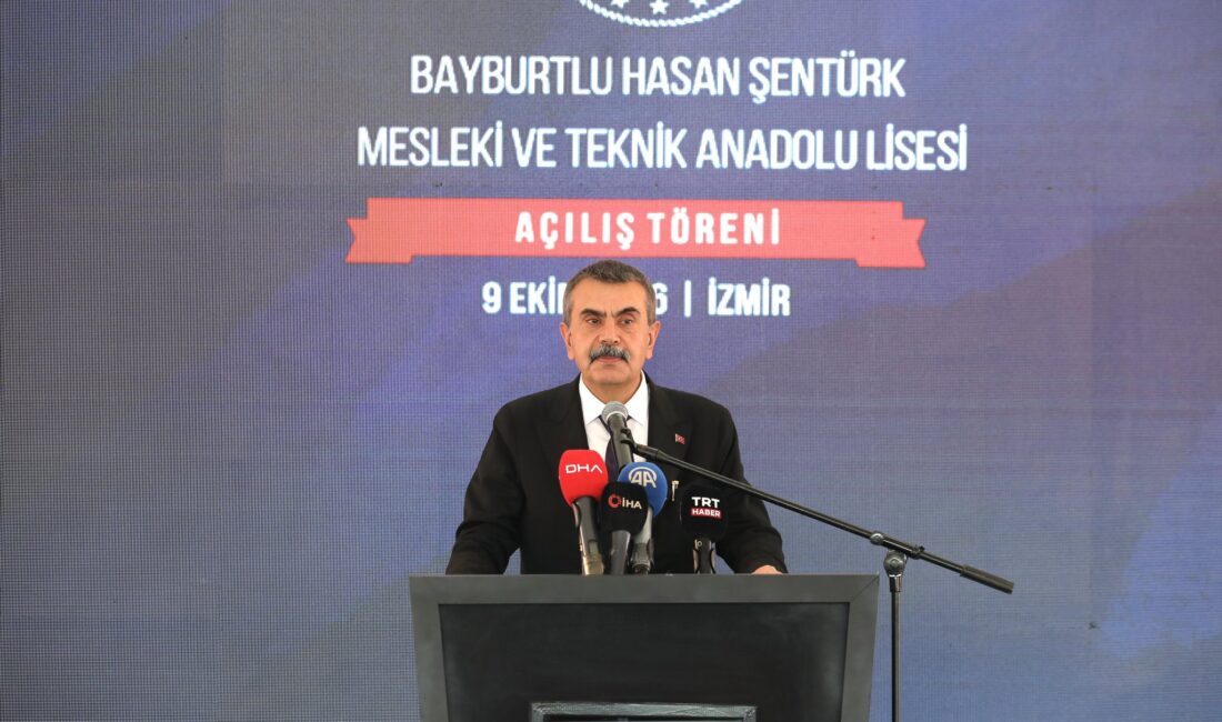 Milli Eğitim Bakanı Yusuf Tekin, bir dizi temas ve açılış