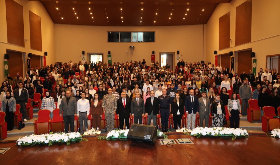 Artvin Çoruh Üniversitesi tarafından organize edilen “Bağımlılıkla Mücadele ve Farkındalık